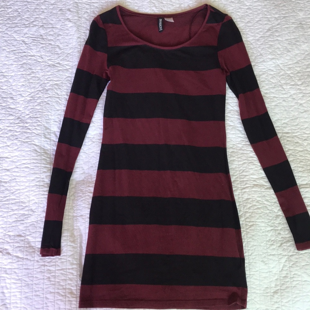 Black and burgundy long sleeve dress